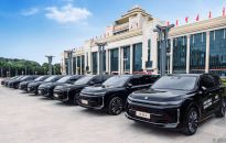 华为乾崑科技旗舰大六座华境S，荣膺自治区人大会议用车