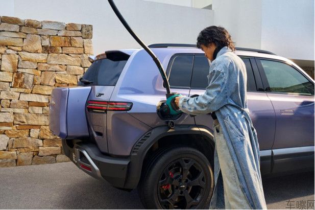 ★公开★【新闻稿】最值得买的A级纯电精品车 方程豹钛3闪充版上市15万起371.