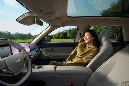 【新闻稿】6.58万元起!零跑A10全球上市,重塑10万内纯电SUV价值新标杆1