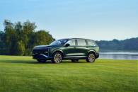 直击大家庭出行痛点！五菱星光L正式亮相，260km纯电续航+大六座重塑家用SUV标杆