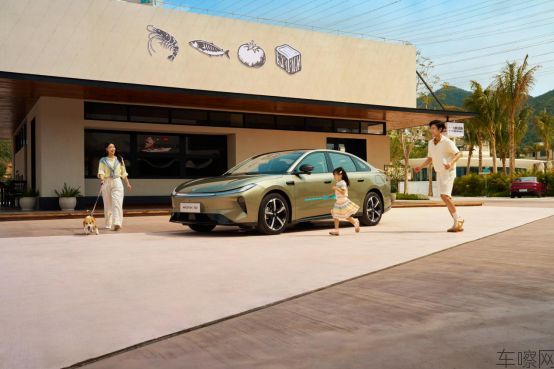 1_【新闻稿】换个角度大有胜算，大空间越级纯电家轿极狐S3正式开启预售6.48万