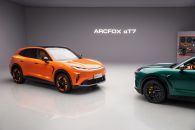 七星聚首重构价值，极狐阿尔法T7为何是2026年最“超预期”的SUV？