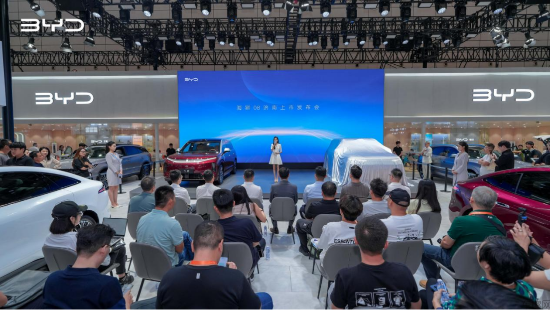阔境登场！比亚迪海狮08闪耀2026齐鲁秋季车展253.png