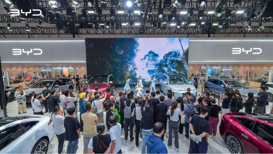 阔境登场！比亚迪海狮08闪耀2026齐鲁秋季车展132.png