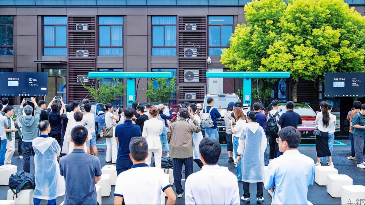 【上市新闻稿】科技豪华智能轿车腾势Z9S正式上市，纯电续航1100kmV3(1)